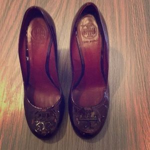 Tory Burch wine red wedge